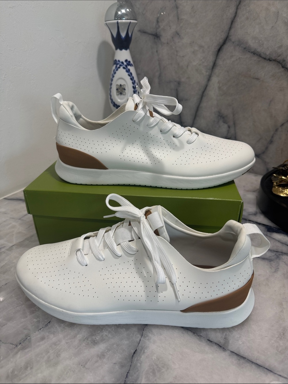 Steve Madden P-RAZER Men’s Size 10 White Perforated Sneakers NWOT